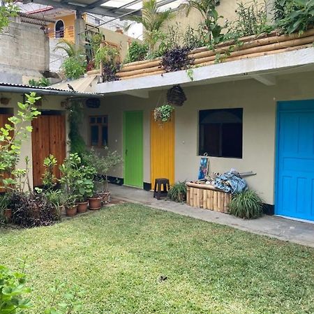 Mr. Mullets Hostel San Pedro La Laguna Exterior photo